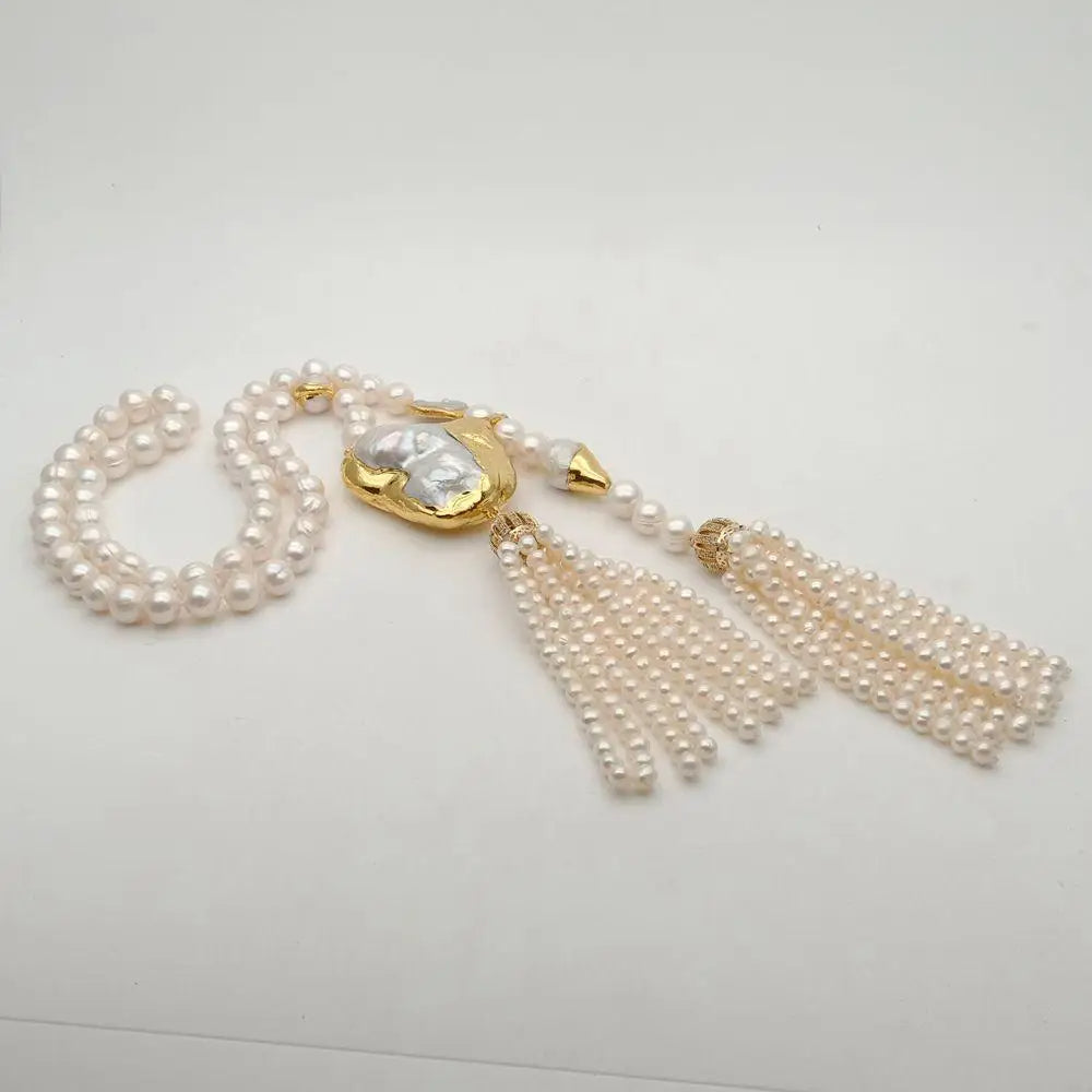 Endearing White Keshi Pearl Oval Pendant Necklace Chain / Ruchi