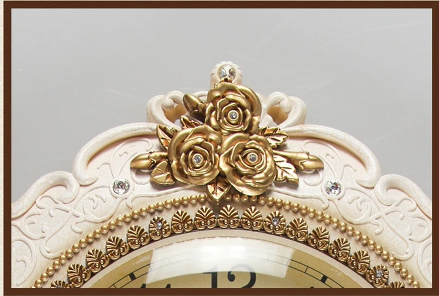 Antique European Style Clock / Ruchi