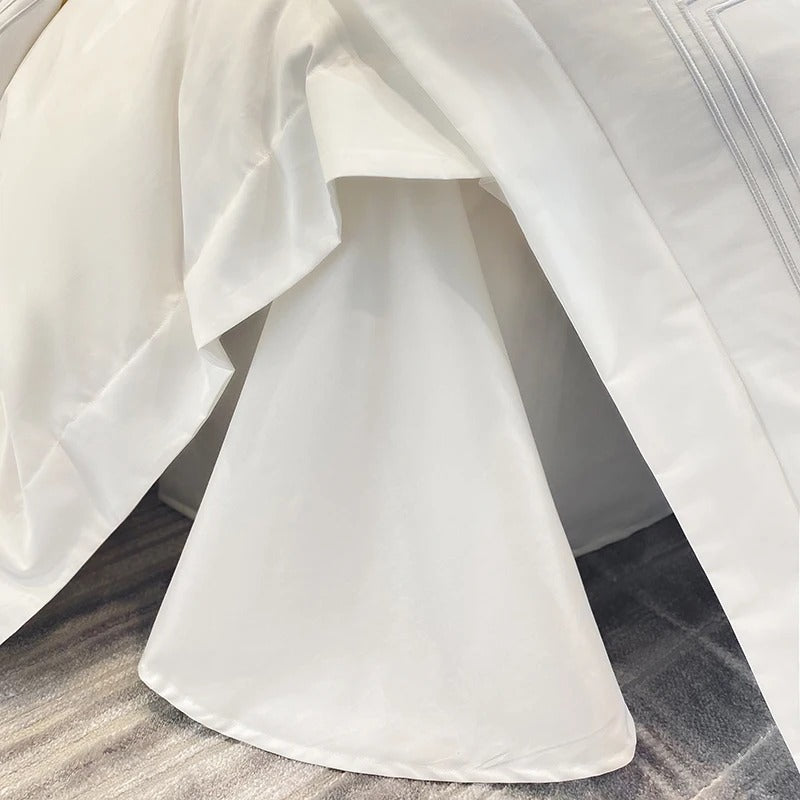 Enchanting White Stripe Design Cotton Bedding Set / Ruchi