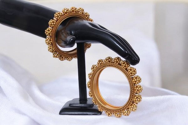 2 Pcs Modern Traditional Antique Indian Style Gold Plated Bangle / Ruchi