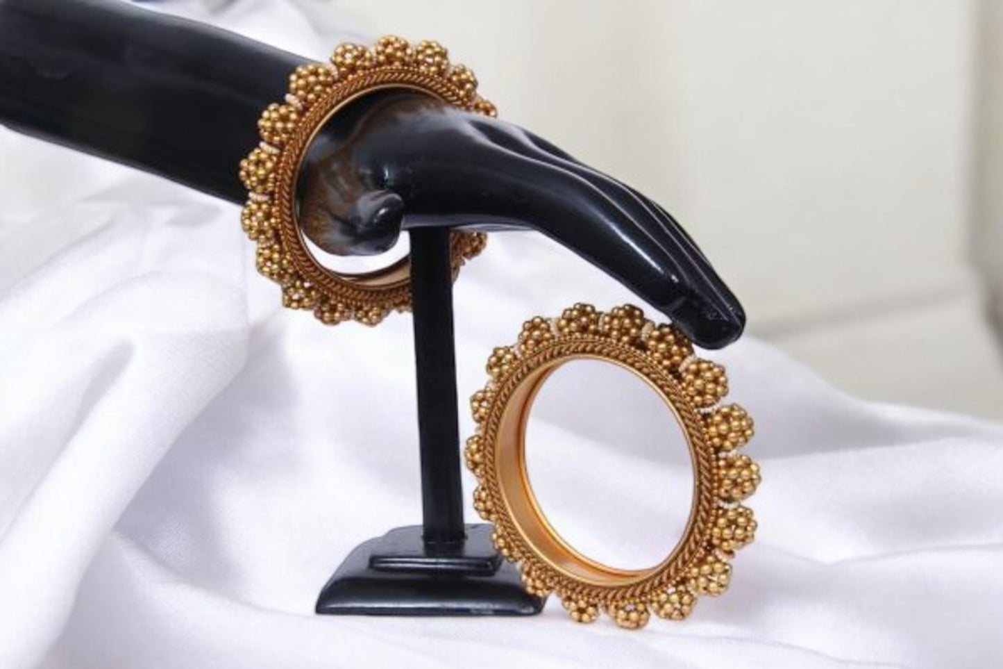 2 Pcs Modern Traditional Antique Indian Style Gold Plated Bangle / Ruchi