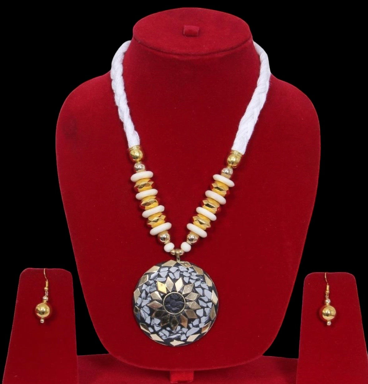 Chic Big Pendant White-Gold Wooden Beaded Necklace And Hoop Earrings Set / Ruchi