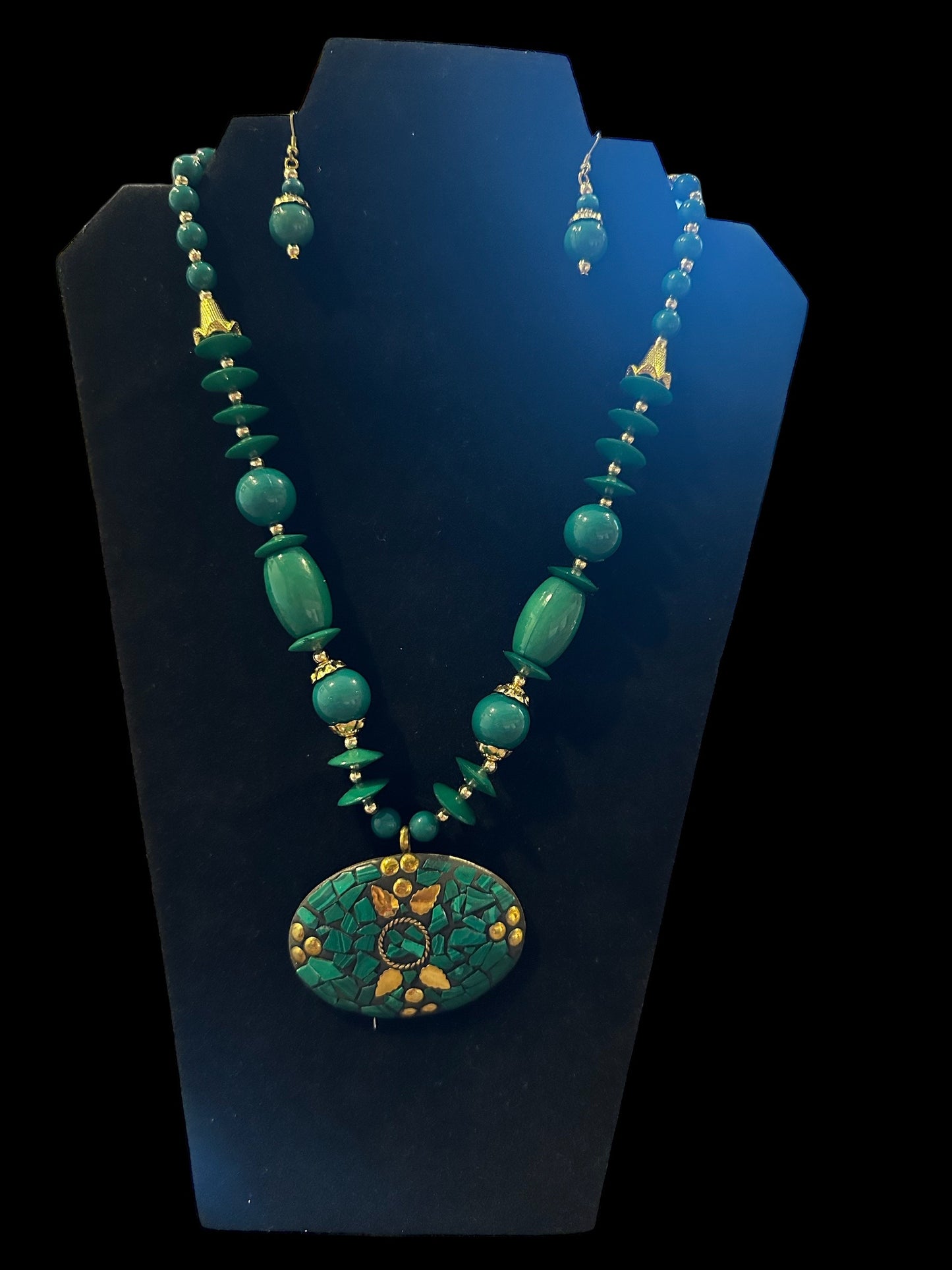 Elegant Blossoming Beauty Oval Green Pendant Beaded Necklace And Earrings Set / Ruchi