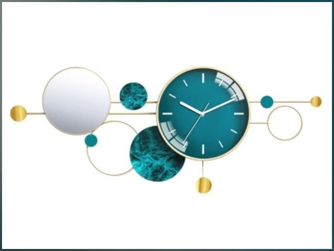 Classic Luxurious Metal Wall Clock / Ruchi