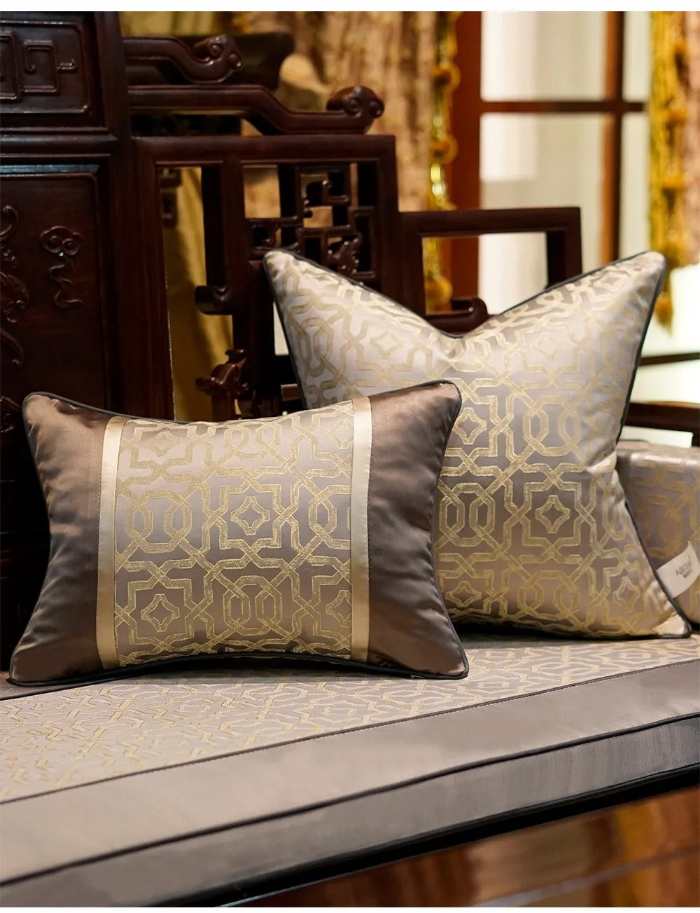 Chic Elegance Polyester Jacquard Square Embroidered Pillow Case / Ruchi