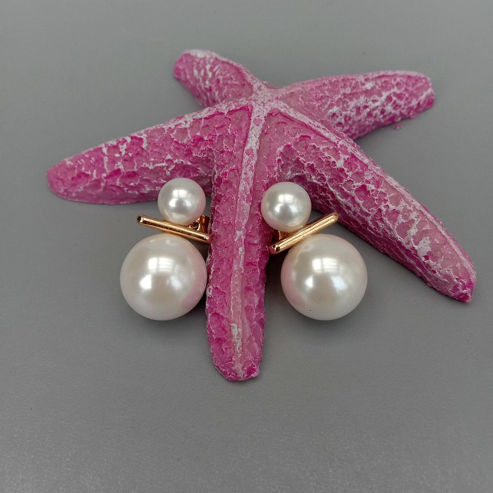 White Sea Shell Pearl Gold Plated Stud Earrings / Ruchi
