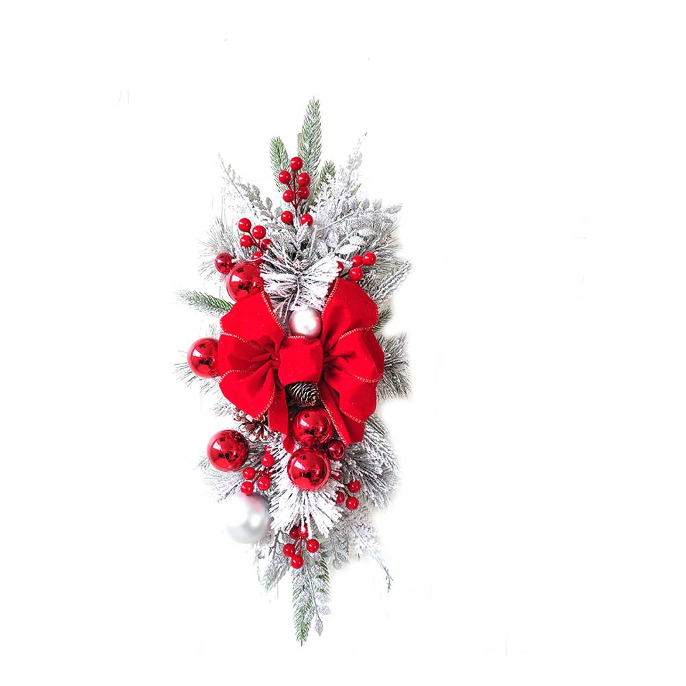 Artificial Berry Pine Garland Christmas Wreath For Stairway Decoration / Ruchi