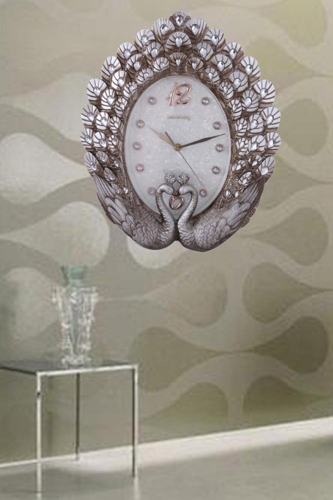 Eye-Catching Oval Shaped Glass Wall Clock / Ruchi