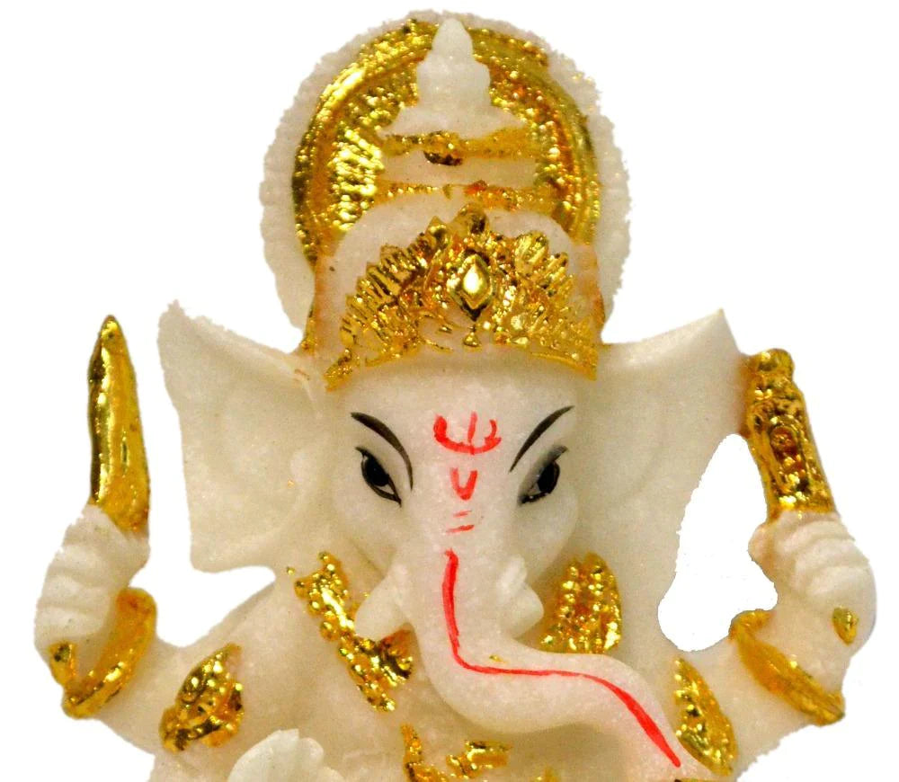 Remarkable 1 Pc Resin Decorative White Statue / Ruchi